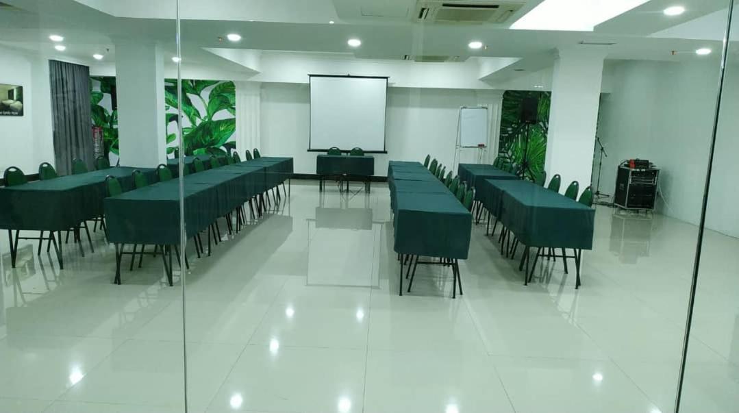 H Boutique Hotel Xplorer Loke Yew Kuala Lumpur Luaran gambar
